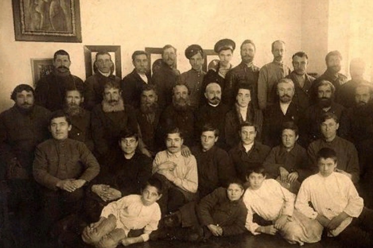 Ностальгия на светлой слезе. Как прошел первый съезд потомков хвалынчан