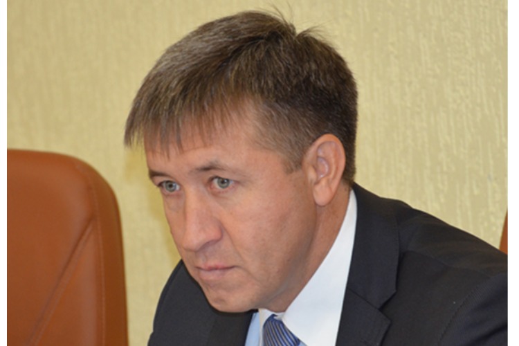 Жителям 8 микрорайона пообещали новую дорогу, лыжню и елку