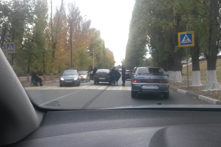 Искалечил подростков на пешеходном переходе. Сотрудники ГИБДД сообщили о трех серьезных ДТП