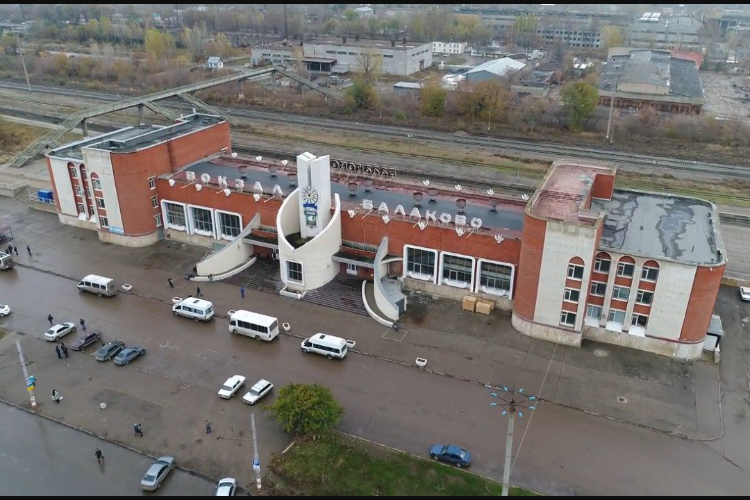 Балаковцы просят навести порядок в торговле у ж/д вокзала