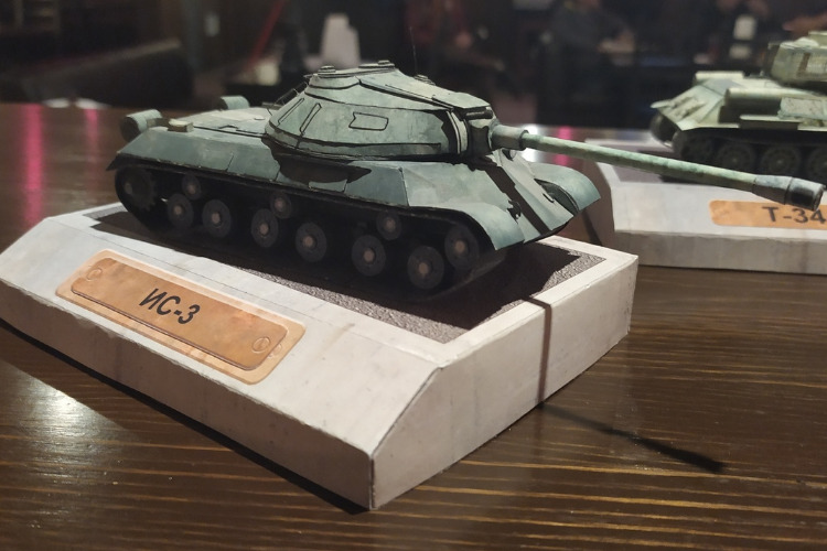 World of Tanks по-балаковски. Открылась уникальная выставка бронетехники из фотобумаги