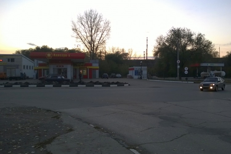 Угодил под колеса у АЗС. Сводка ГИБДД Балакова