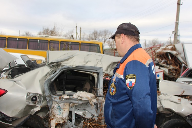 Балаковская госавтоинспекция показала кадетам последствия ДТП
