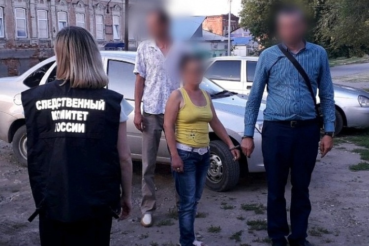 Хрупкая женщина избила собутыльника ногами и добила ножом