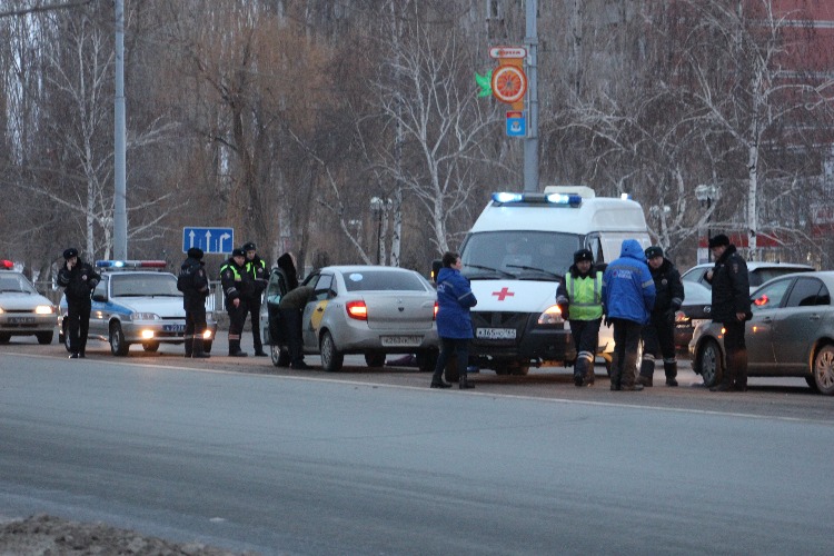 В Балакове автомобиль такси насмерть сбил пенсионерку