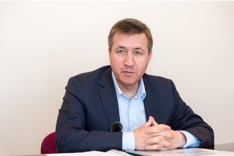 Александр Соловьев встречается с жителями 5 “а“ и 8 “а“ микрорайонов. Прямая трансляция Sutynews.ru