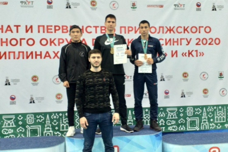 Балаковские спортсмены вернулись с наградами с чемпионата Приволжья по кикбоксингу