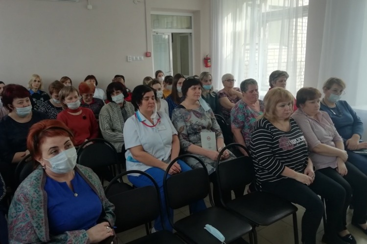 Сотрудники центра Семья учились противостоять коронавирусу
