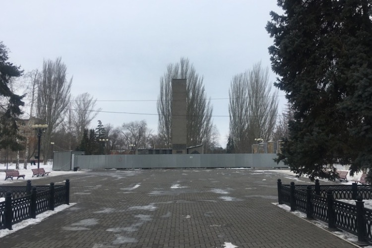 Обелиск во избежание трудностей передан Боевому содружеству