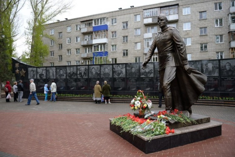 Возложение цветов 23 февраля состоится недалеко от Обелиска