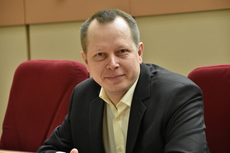Депутат облдумы Владимир Есипов предложил поддержать жителей региона в пандемию выплатой в 10 тысяч