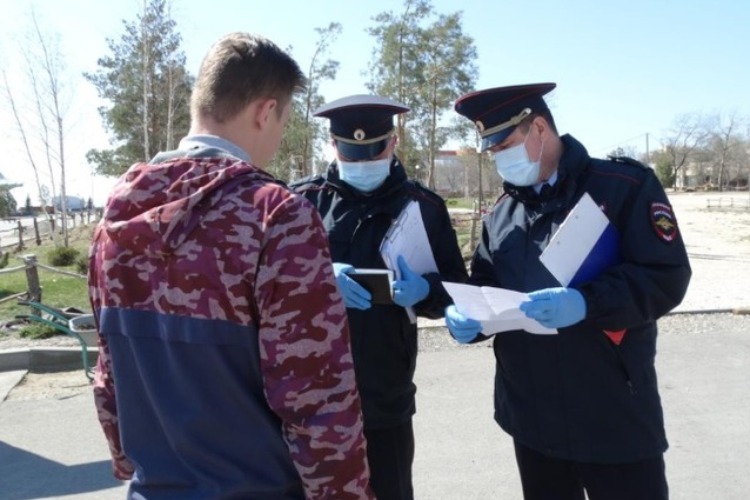 Одиноко стоящих рыбаков никто не тронет