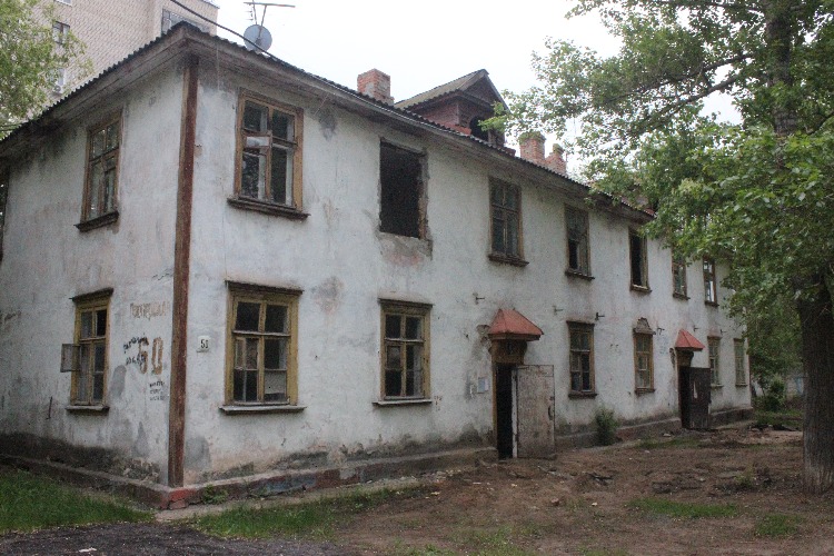 Изувеченный мародерами клопятник на Пионерской скоро снесут