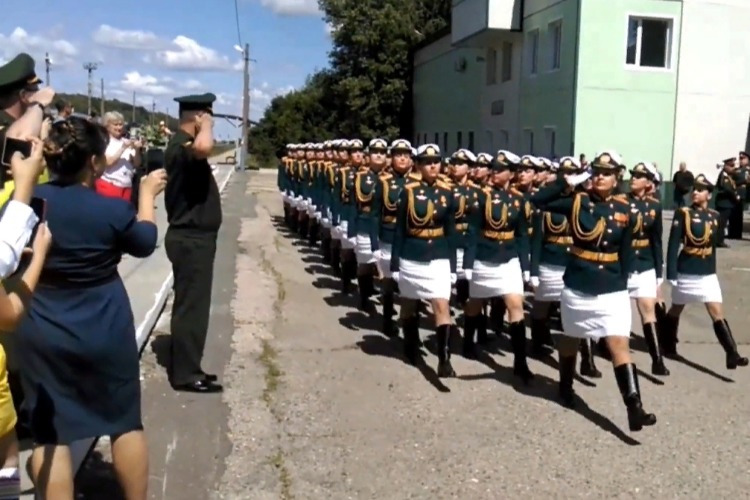 Вольские чаровницы вернулись с Парада Победы