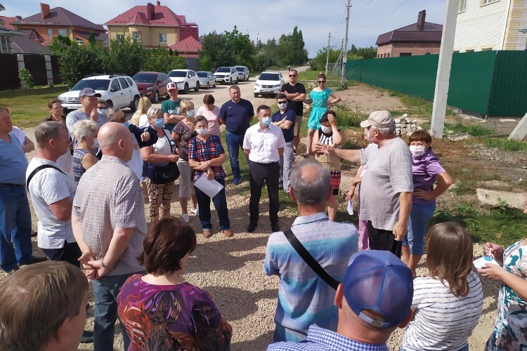 Александр Соловьев встретился с жителями обесточенного Солнечного