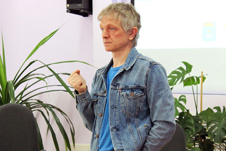 Никого не хочу вводить в заблуждение. Аксакал балаковской политики Артур Колосов слагает с себя полномочия депутата