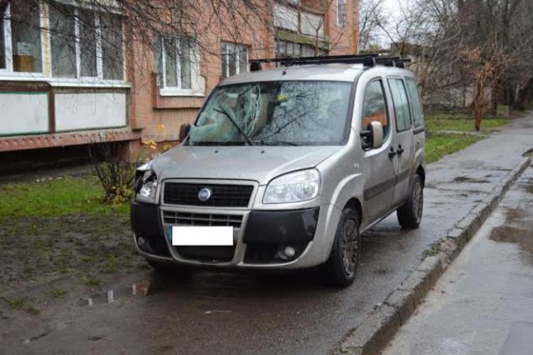 Сбил на машине жену, получив развод и судебный иск