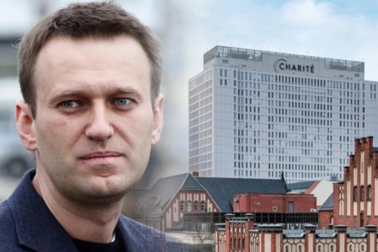 Алексея Навального выписали из Шарите