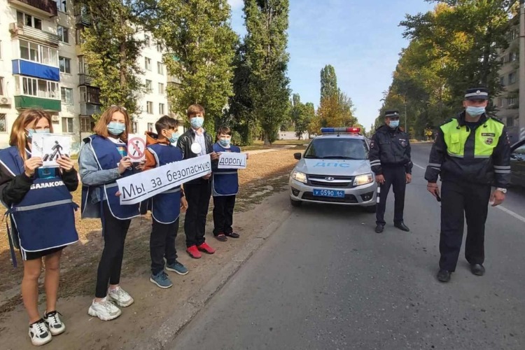 ГИБДД и активные родители провели акцию Безопасная дорога