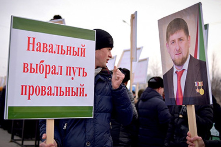 Кадыров предложил Навальному считать заказчиком отравления его самого