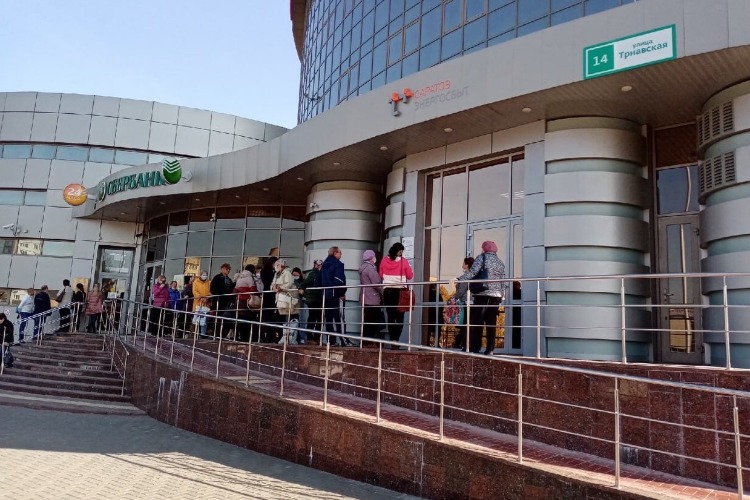 Гигантские очереди вынудили теплоэнергетиков Балакова пересмотреть отношение к пломбировке