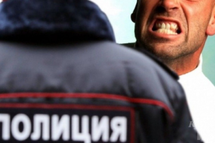 В Балакове судимый местный житель покусал полицейского. Ему грозит до 10 лет колонии