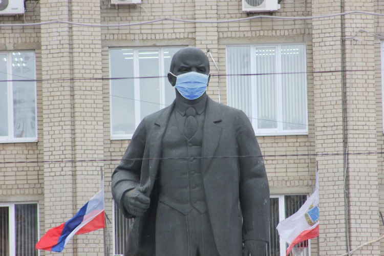 Часть сотрудников администрации Балаковского района ушла на дистанционку