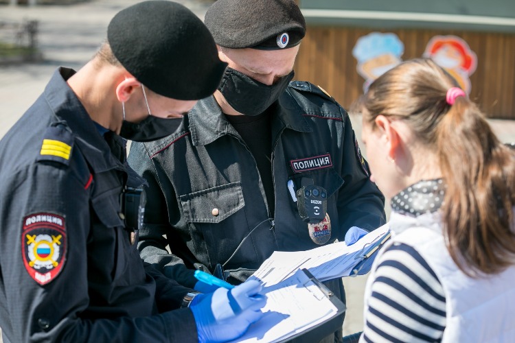 Дешевле носить! В Балакове осудили 37 “безмасочников“ за один день