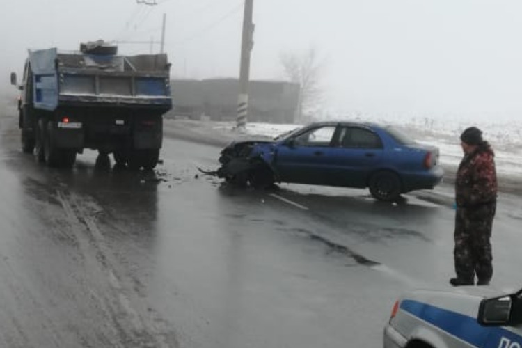 Утро в Балакове началось с двух аварий на дорогах. Есть пострадавший
