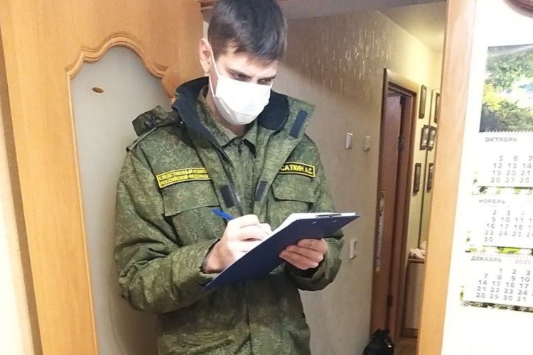 В квартире найдены тела зверски убитых мамы и ребенка