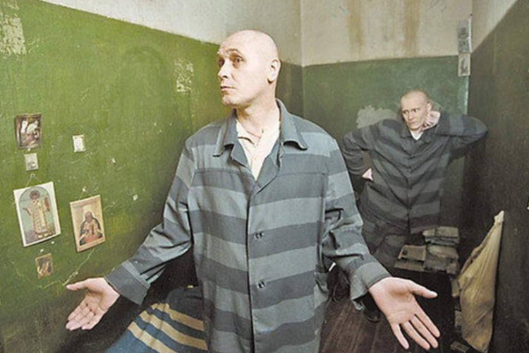 В Балакове мужчина получил по месяцу колонии за каждую кражу. Всего их было 8