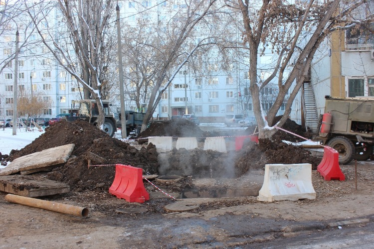 Дело - труба. Почему Т Плюс мучает жильцов огромного двора?