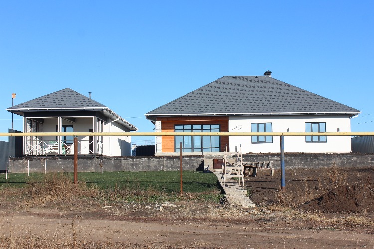 Как давать квартиры участковым, если их начальники вросли в особняки?