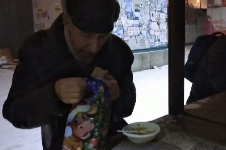 Волонтеры начнут кормить нуждающихся в островной части Балаково