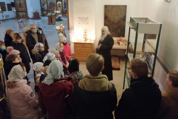 В Балакове открылась выставка о святом праведном Александре Чагринском