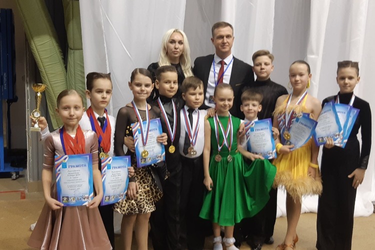 Юные балаковские танцоры вернулись из Саратова с медалями
