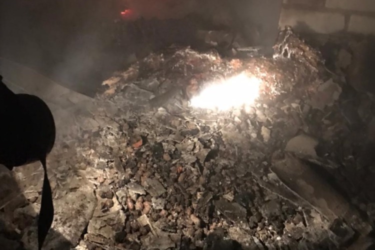 На пожаре в Маянге погибли пенсионерка и ее сын