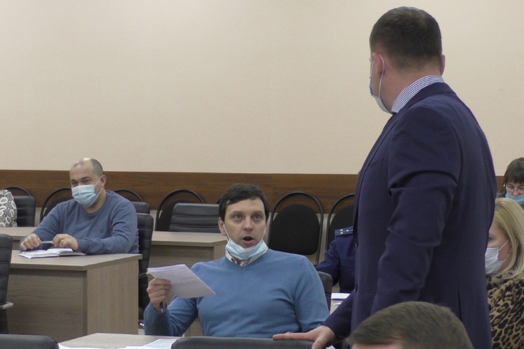 Три раза Володин и пять раз Панков. Коммунист Мамаев не рад, что городу помогают единороссы