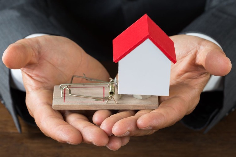 При продаже квартиры попала на мошенников