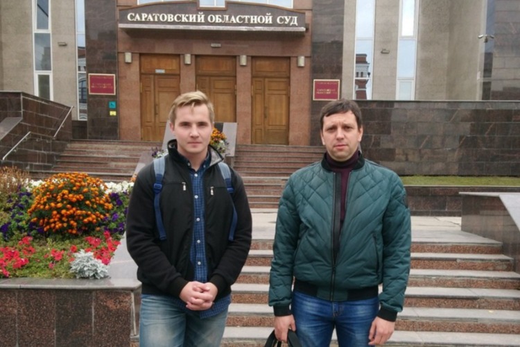 Главный навальнист Балаково покинул Россию