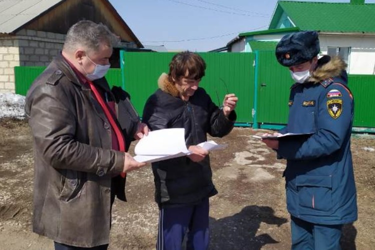 Чиновники рассказали сельчанам, как не спалить свои дома