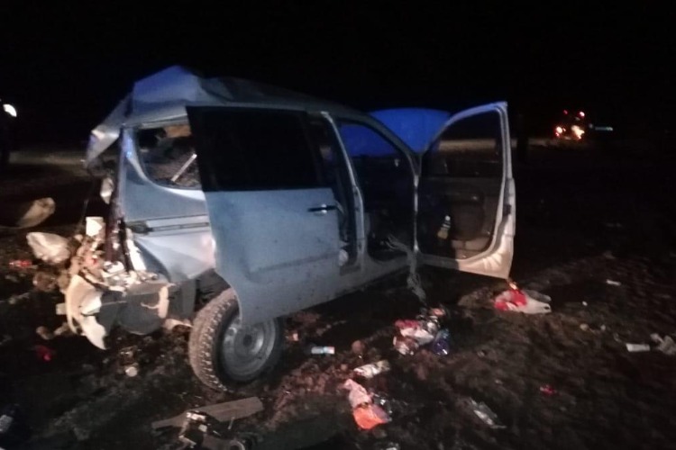 В ДТП на трассе по вине дальнобойщика пострадали 3 человека