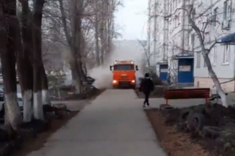 Пылеразгонятели коммунальщиков вновь вышли на дороги Балакова
