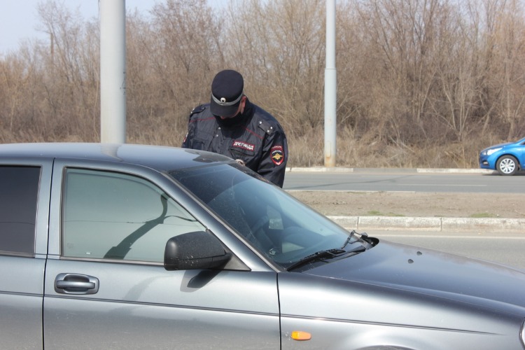 Балаковская госавтоинспекция за сутки выявила 98 нарушений ПДД