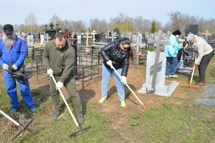 Общественная палата навела порядок на могилах ветеранов