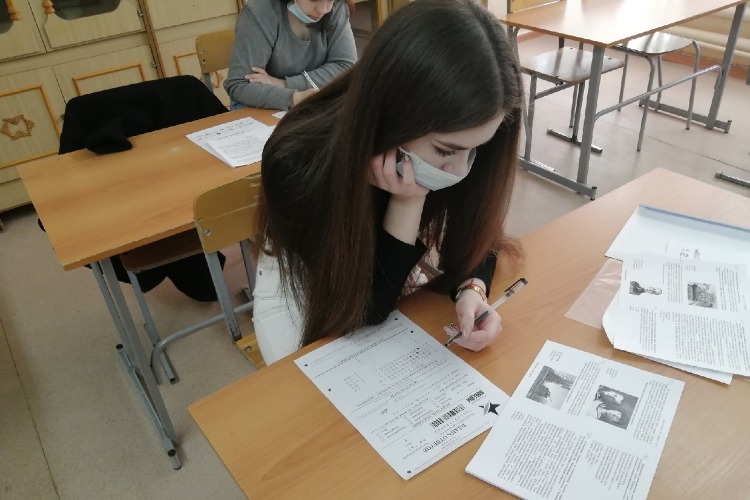 В школах Балакова написали Диктант Победы