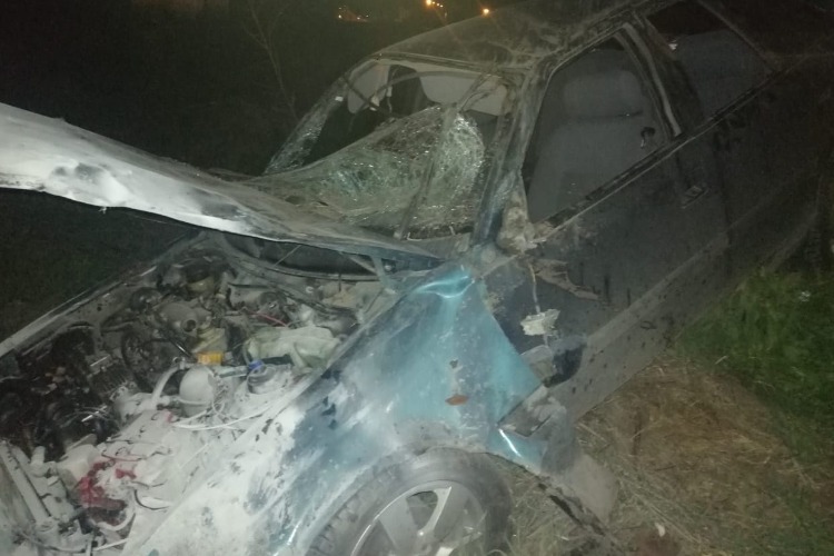 В Балаково Daewoo улетела в кювет. Водитель погиб, пассажирка в больнице