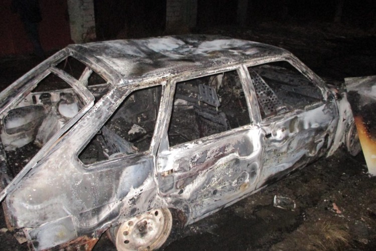 Под Балаковом ночью сгорел автомобиль