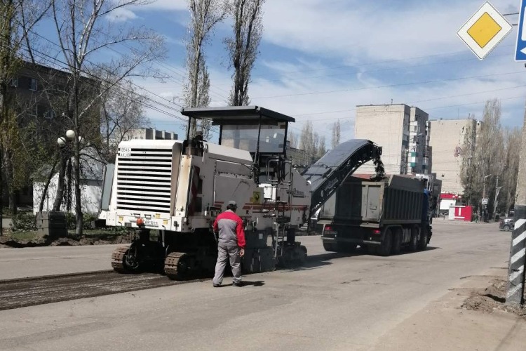 На главной улице Балакова начался долгожданный ремонт