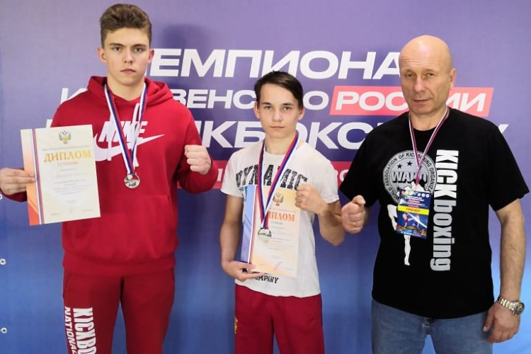 Балаковцы достойно показали себя в кикбоксинге на Первенстве России